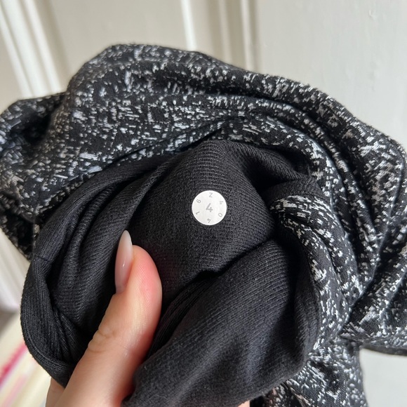 Lululemon Like New Ready to Rulu Pant in Jacquard Black White Size 4 - Picture 10 of 12